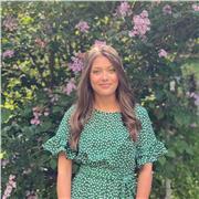 Etudiante en droit, j'aimerai mettre à profit mon temps personnel afin d'aider des jeunes enfants entre la primaire et la fin du collège